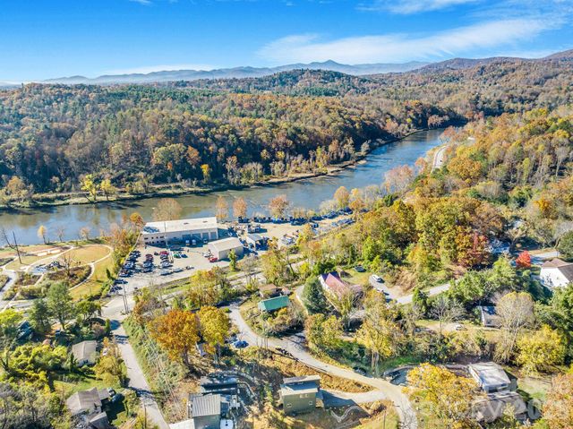 67 Crestfield Avenue, Asheville, NC 28804