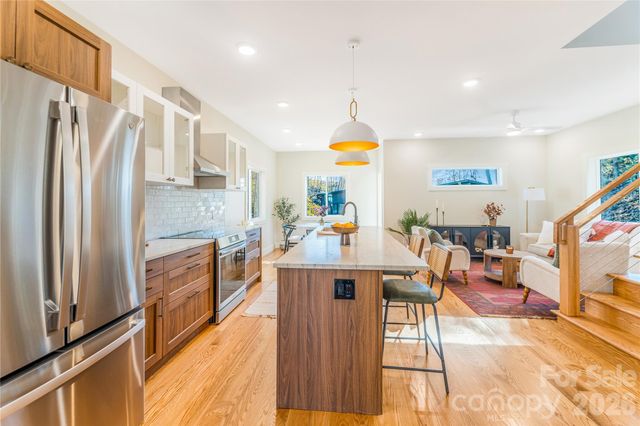 67 Crestfield Avenue, Asheville, NC 28804