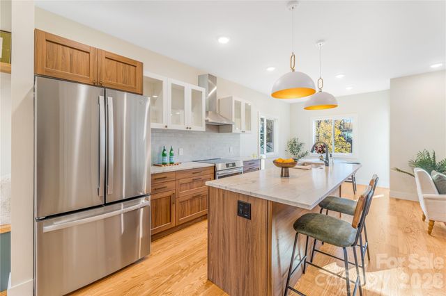 67 Crestfield Avenue, Asheville, NC 28804