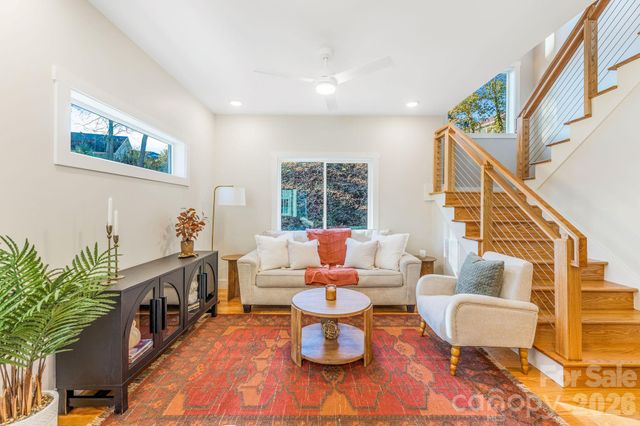 67 Crestfield Avenue, Asheville, NC 28804