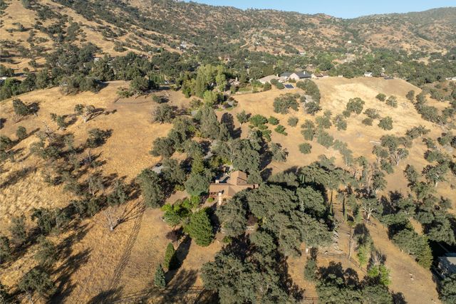 24100 Sorrel Court, Tehachapi, CA 93561