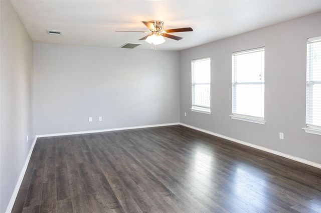 3931 Bonnie LN, Round Rock, TX 78665
