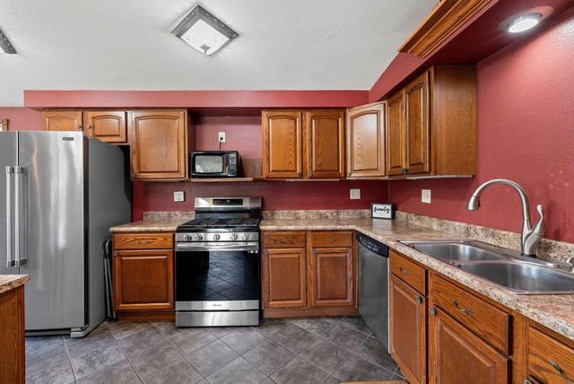 6649 COUNTY ROAD R, Oshkosh, WI 54902