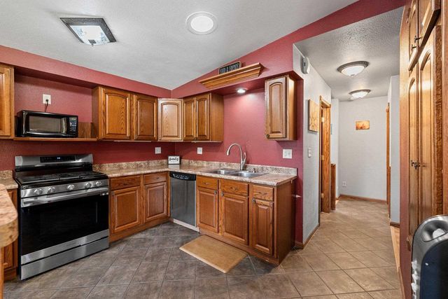 6649 COUNTY ROAD R, Oshkosh, WI 54902