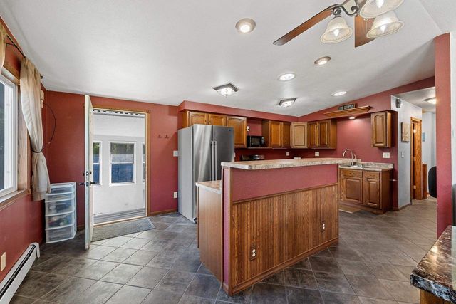 6649 COUNTY ROAD R, Oshkosh, WI 54902