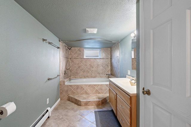 6649 COUNTY ROAD R, Oshkosh, WI 54902