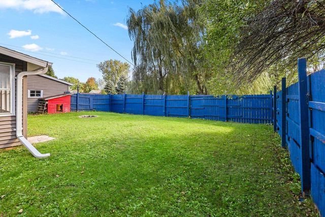6649 COUNTY ROAD R, Oshkosh, WI 54902