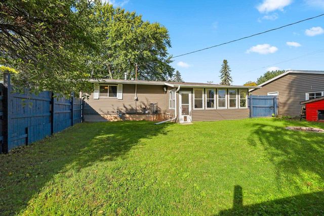 6649 COUNTY ROAD R, Oshkosh, WI 54902