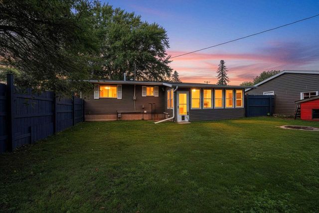 6649 COUNTY ROAD R, Oshkosh, WI 54902
