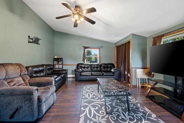 6649 COUNTY ROAD R, Oshkosh, WI 54902