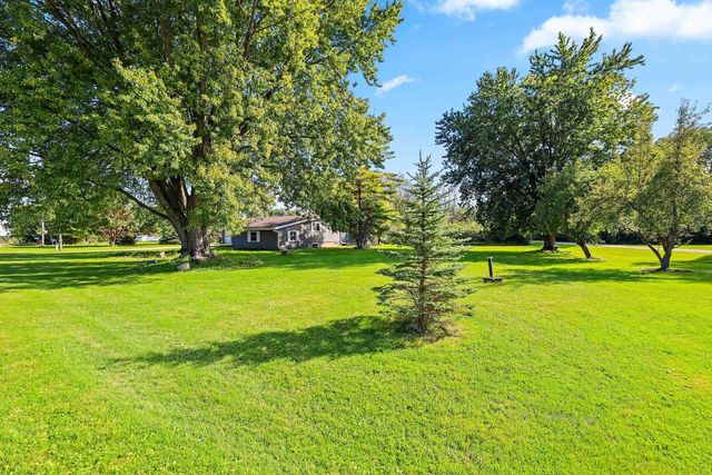 6649 COUNTY ROAD R, Oshkosh, WI 54902