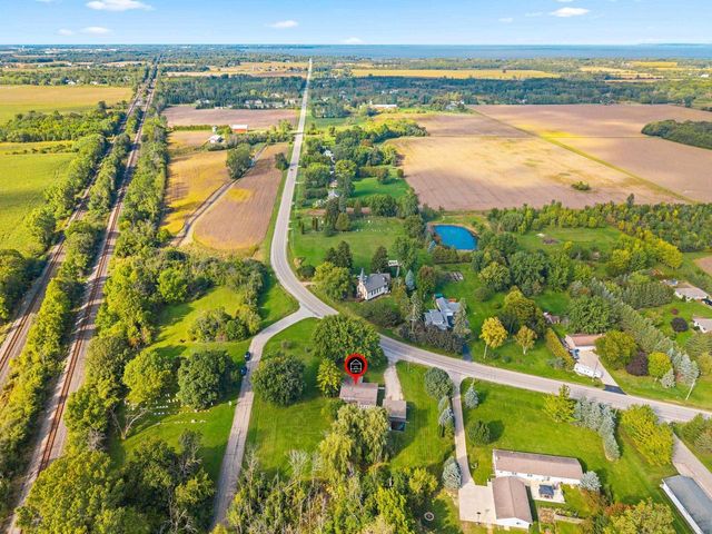 6649 COUNTY ROAD R, Oshkosh, WI 54902