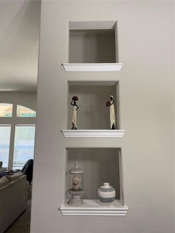 210 Woodside Court, Clute, TX 77531