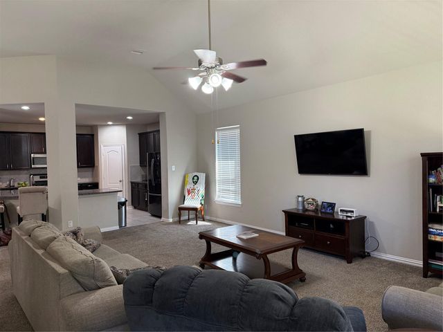 210 Woodside Court, Clute, TX 77531