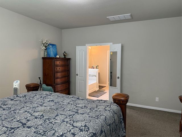 210 Woodside Court, Clute, TX 77531