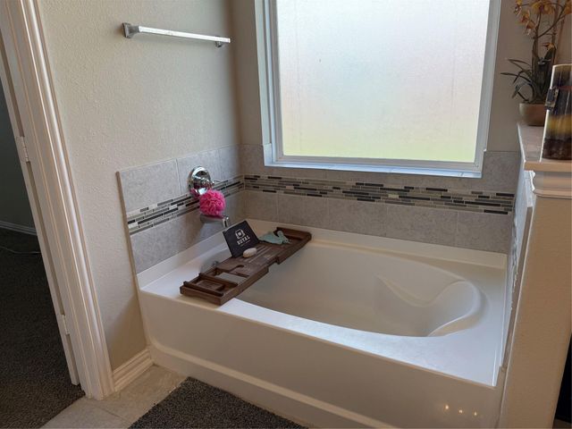 210 Woodside Court, Clute, TX 77531