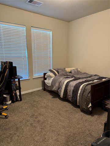 210 Woodside Court, Clute, TX 77531