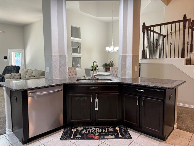 210 Woodside Court, Clute, TX 77531