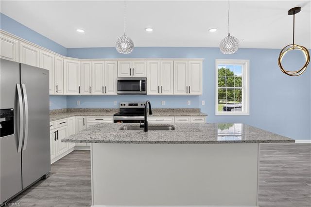 2822 Uwharrie Road, Archdale, NC 27263