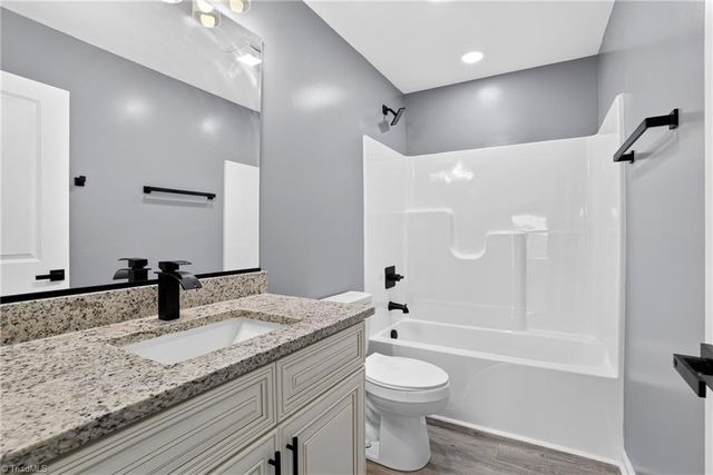 2822 Uwharrie Road, Archdale, NC 27263