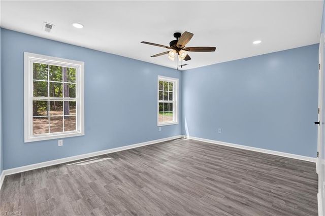 2822 Uwharrie Road, Archdale, NC 27263