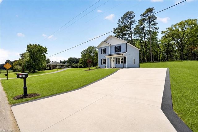 2822 Uwharrie Road, Archdale, NC 27263