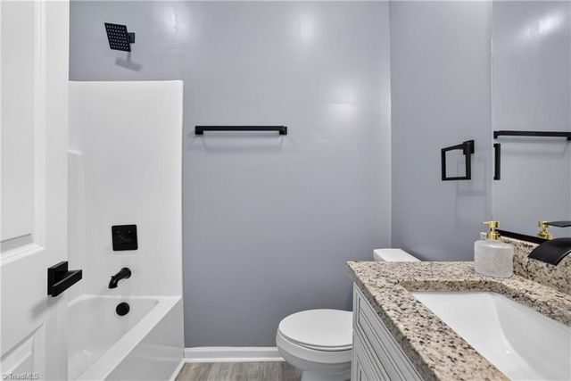 2822 Uwharrie Road, Archdale, NC 27263