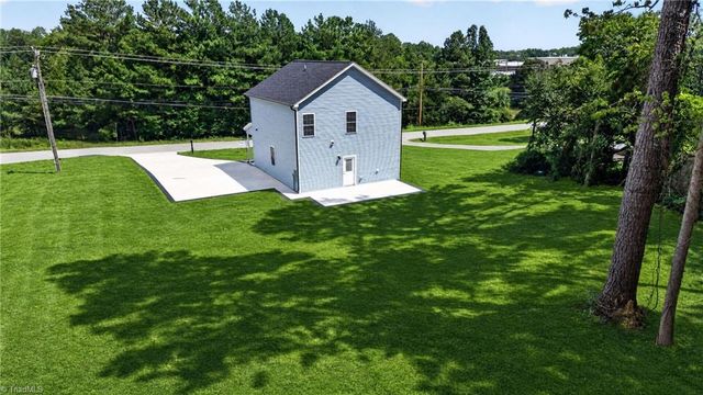 2822 Uwharrie Road, Archdale, NC 27263