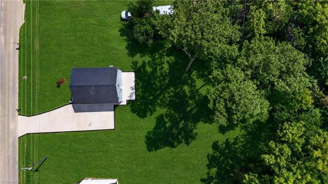 2822 Uwharrie Road, Archdale, NC 27263
