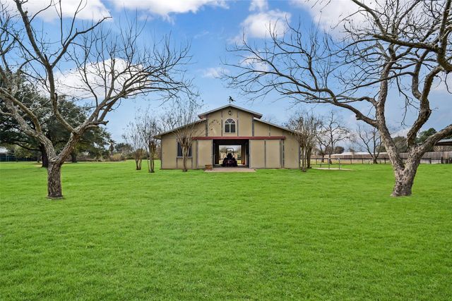 19407 Pine Tree Lane, Waller, TX 77484
