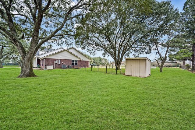 19407 Pine Tree Lane, Waller, TX 77484