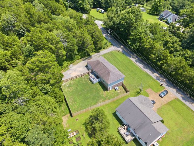 400 Due Ln, Columbia, TN 38401