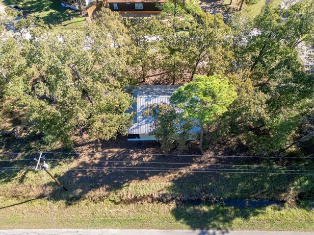 326 W Woodland Shores Drive, Point Blank, TX 77364
