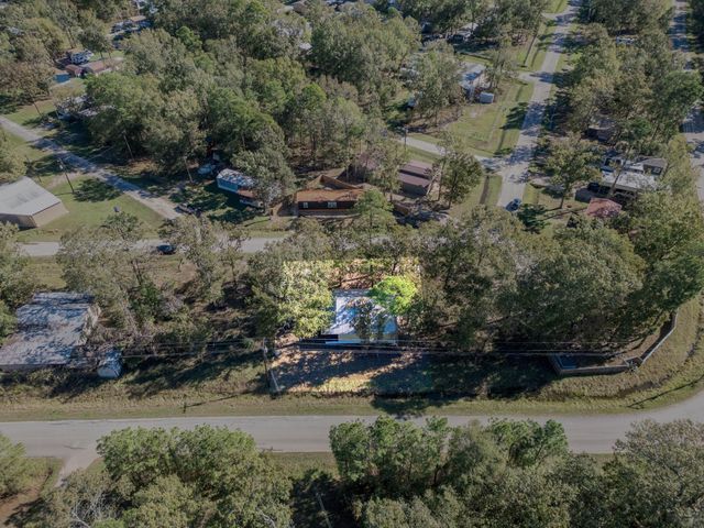 326 W Woodland Shores Drive, Point Blank, TX 77364