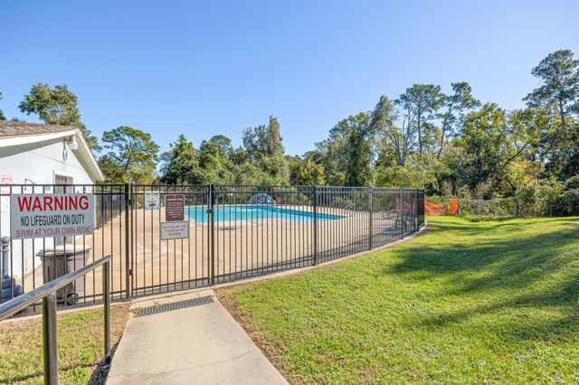 326 W Woodland Shores Drive, Point Blank, TX 77364