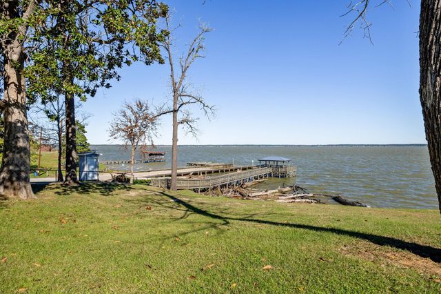 326 W Woodland Shores Drive, Point Blank, TX 77364
