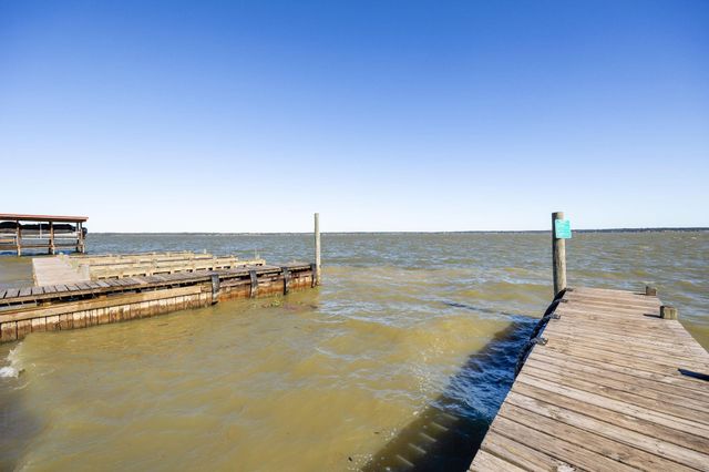 326 W Woodland Shores Drive, Point Blank, TX 77364