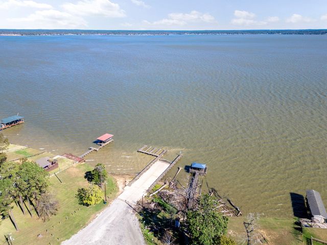 326 W Woodland Shores Drive, Point Blank, TX 77364