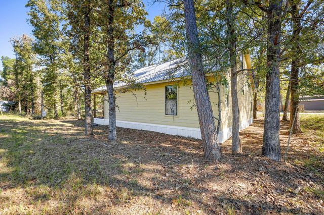 326 W Woodland Shores Drive, Point Blank, TX 77364