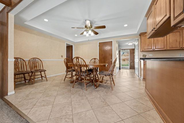 6486 Thorneycroft Drive, Shelby Twp, MI 48316