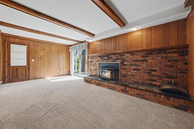 6486 Thorneycroft Drive, Shelby Twp, MI 48316