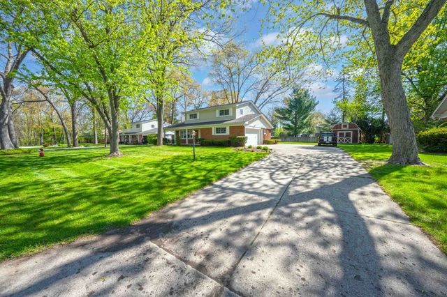 6486 Thorneycroft Drive, Shelby Twp, MI 48316