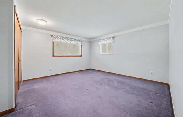 6486 Thorneycroft Drive, Shelby Twp, MI 48316