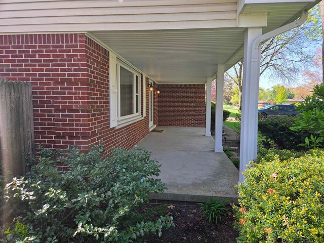 6486 Thorneycroft Drive, Shelby Twp, MI 48316
