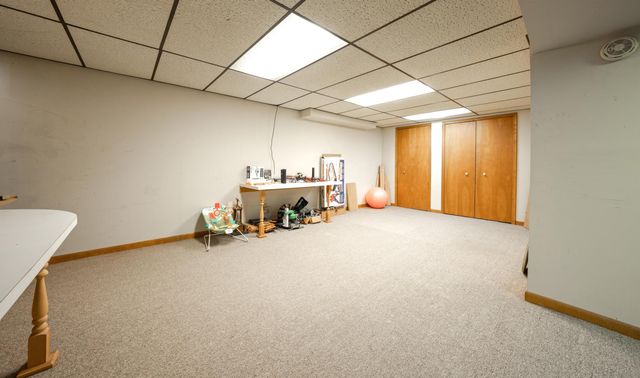 6486 Thorneycroft Drive, Shelby Twp, MI 48316