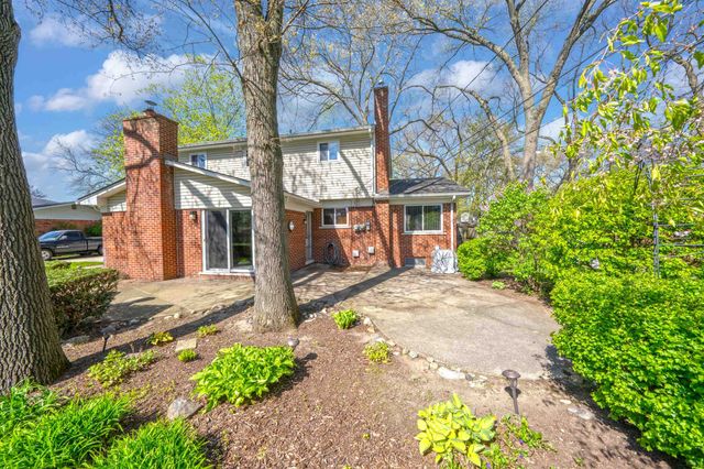6486 Thorneycroft Drive, Shelby Twp, MI 48316