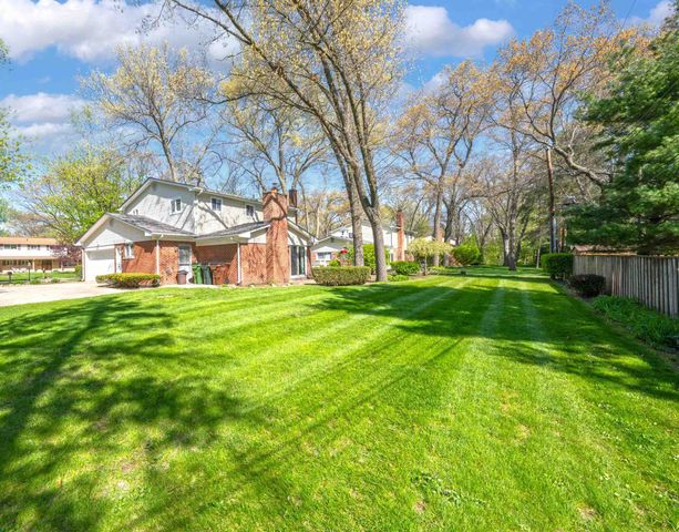 6486 Thorneycroft Drive, Shelby Twp, MI 48316