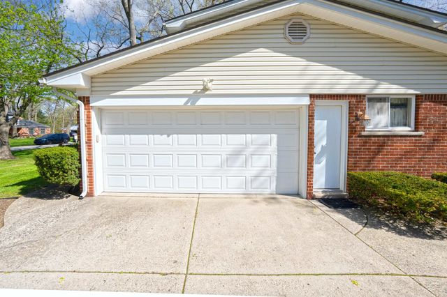 6486 Thorneycroft Drive, Shelby Twp, MI 48316