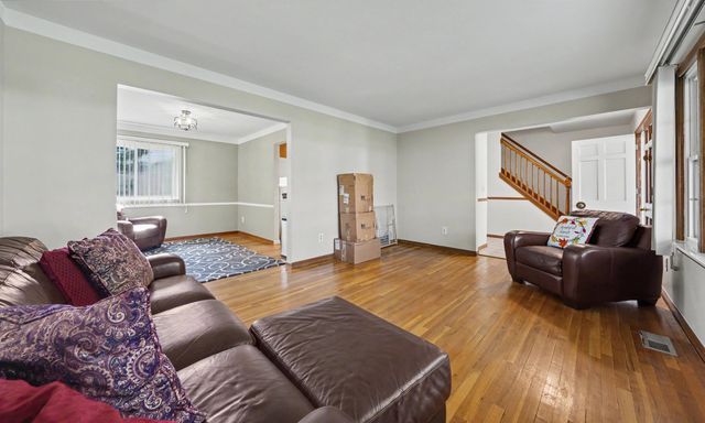 6486 Thorneycroft Drive, Shelby Twp, MI 48316