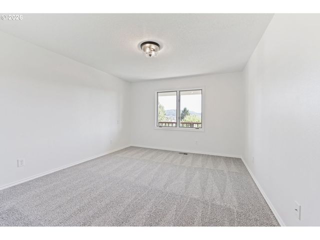 16024 Se MONNER Rd, Happy Valley, OR 97086